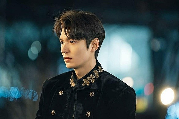 Lee Min Ho trở lại sau nhập ngũ. Ảnh: Cắt từ phim.