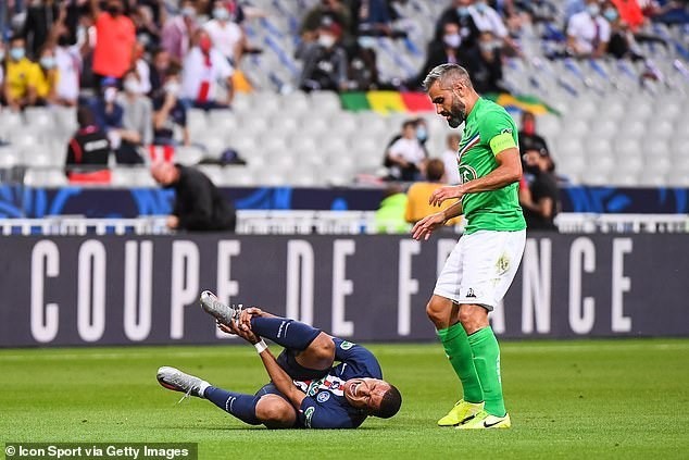 Mbappe dính chấn thương trong trận chung kết Cúp Quốc gia Pháp. Ảnh: Getty
