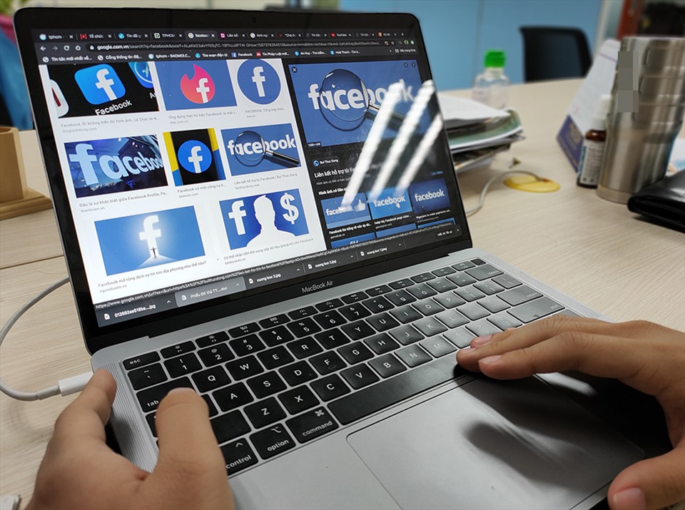 Trong tháng 2 và 3.2020 xuất hiện nhiều ý kiến phàn nàn của người tiêu dùng về việc Internet chập chờn khi truy cập Facebook. Ảnh: Thế Lâm.