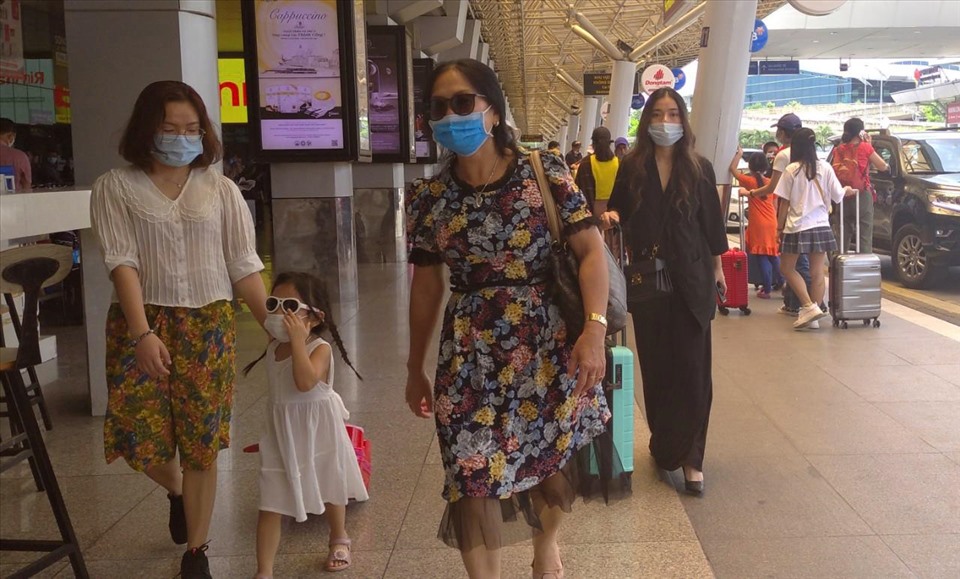 Ghi nhận tại Ga Quốc nội - Cảng hàng không Tân Sơn Nhất. Ảnh: CHÂN PHÚC