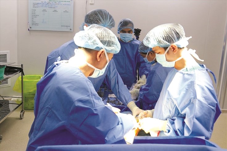 Hồi sinh đôi chân người phụ nữ trải qua 7 lần phẫu thuật phức tạp Hồi sinh đôi chân người phụ nữ trải qua 7 lần phẫu thuật phức tạp
