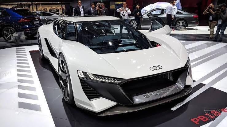 Khối pin dung lượng 95 kWh sử dụng trên mẫu xe của Audi có tầm hoạt động gần 500 km, thời gian sạc đầy trong khoảng 15 phút và là loại sạc không dây. Một tính năng khác là cốp chứa đồ rộng rãi như những xe sedan hay hatchback thông thường, dung tích 470 lít, gần tương đương con số của Audi A4.