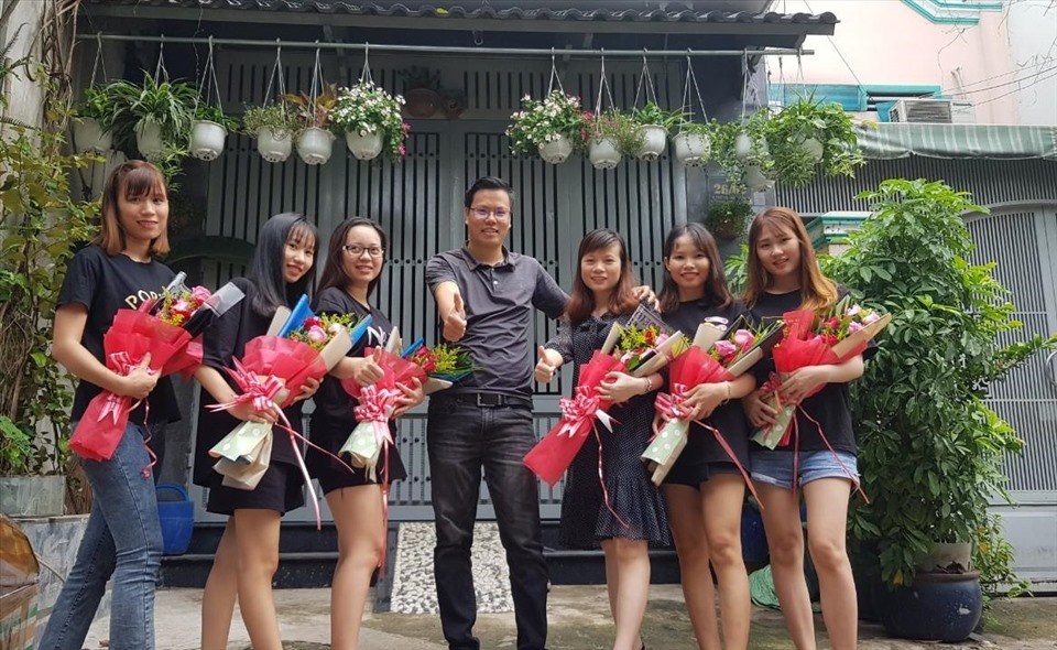 Võ Văn Đạt thành công khi mở cửa hàng giao hoa online nhanh. Ảnh: Nhân vật cung cấp. Võ Văn Đạt thành công khi mở cửa hàng giao hoa online nhanh. Ảnh: Nhân vật cung cấp.