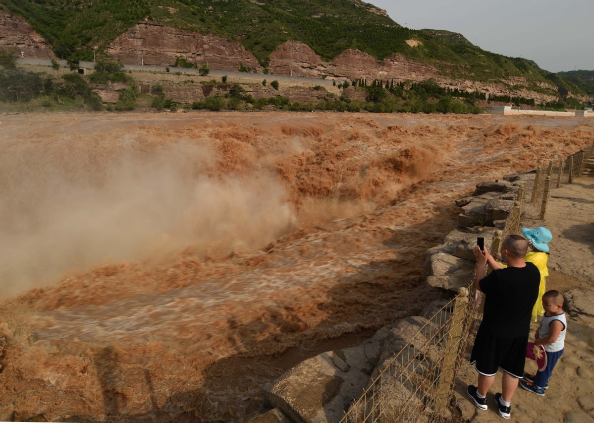 Thác nước Hồ Khẩu ngày 1.7.2020. Ảnh: China Daily