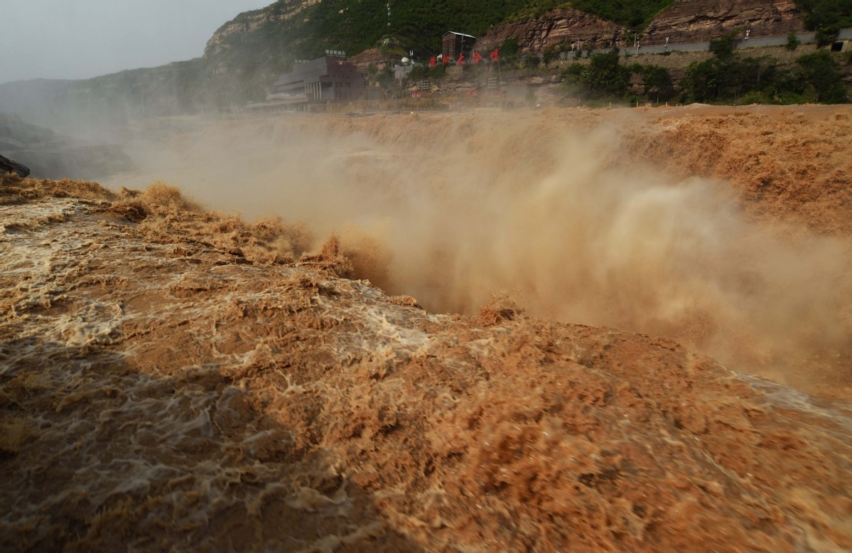 Thác nước Hồ Khẩu ngày 1.7.2020. Ảnh: China Daily