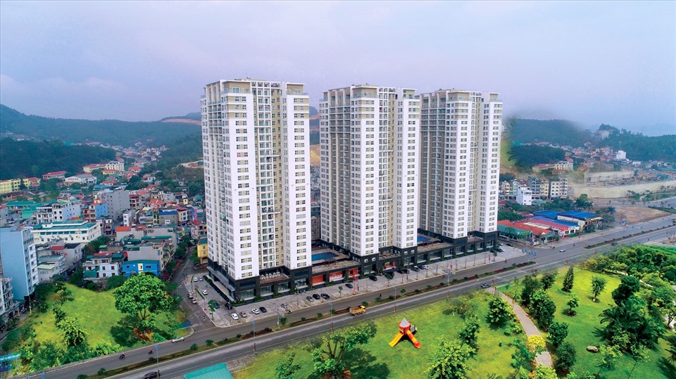 Khu đô thị Cái Dăm Geleximco tọa lạc ngay trên trục đường huyết mạch của khu du lịch Bãi Cháy, Hạ Long.