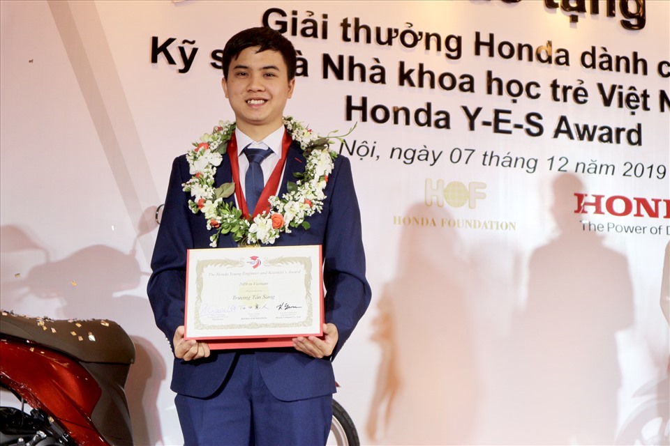 Sinh viên Trương Tấn Sang từng “bỏ túi” vô số thành tích trong suốt những năm tháng đi học. NVCC.