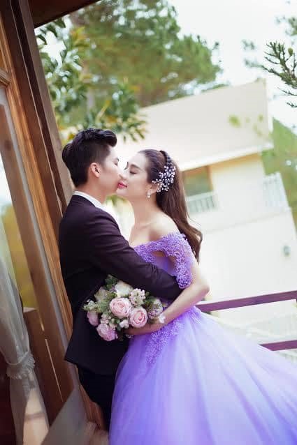 Cuộc sống hạnh phúc của vợ chồng Lâm Khánh Chi. Ảnh: NSCC