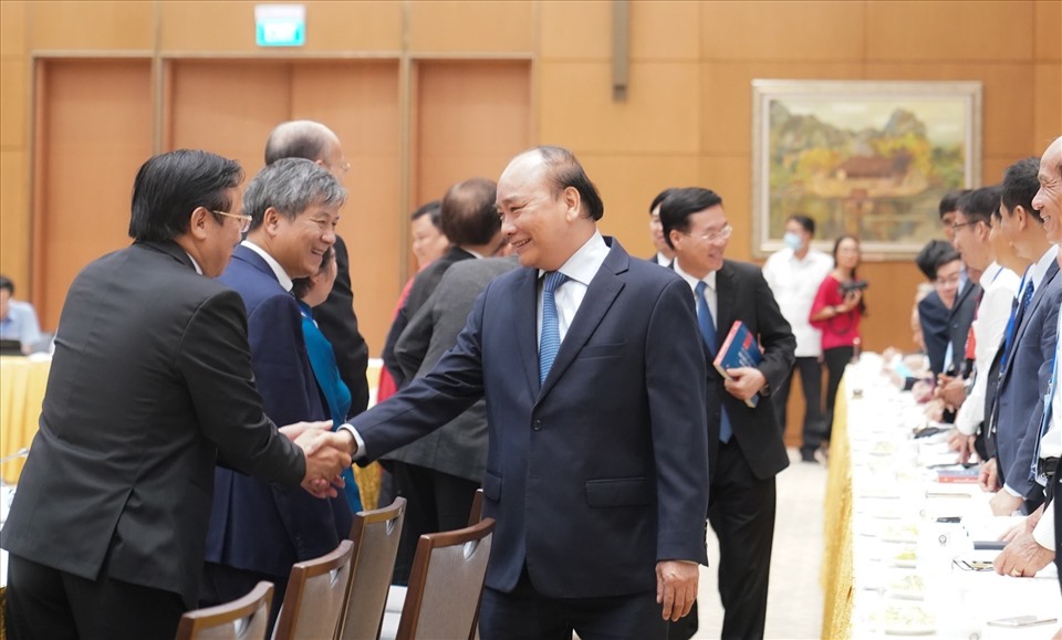 Thủ tướng gặp mặt các đại biểu trí thức, nhà khoa học, văn nghệ sĩ. Ảnh Gia Hân