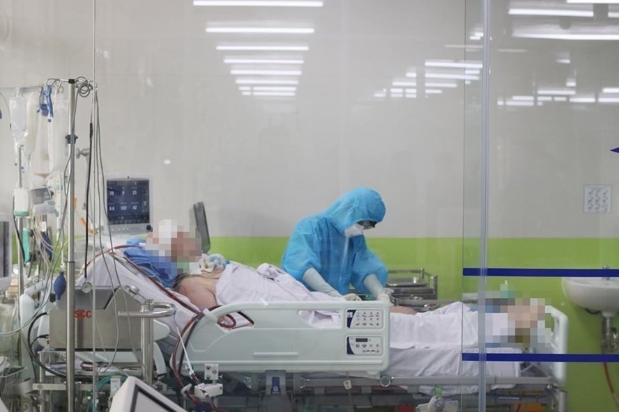 Các bác sĩ Việt Nam đã từng điều trị cho ca mắc COVID-19 nặng. Ảnh: Bệnh viện cung cấp