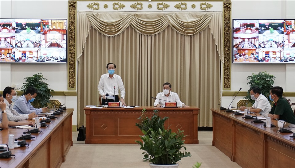 Ông Lê Thanh Liêm - Phó Chủ tịch Thường trực UBND TPHCM phát biểu tại cuộc họp. Ảnh: Trung tâm báo chí