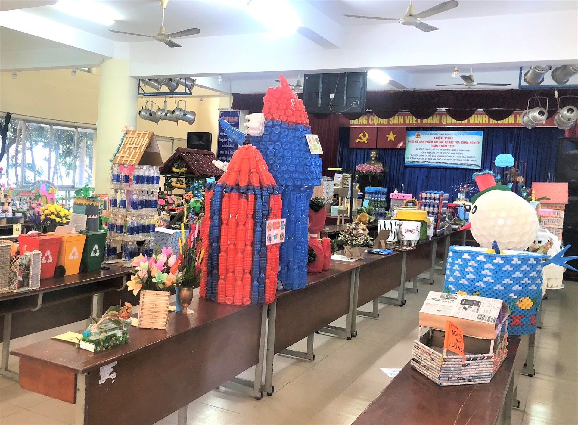 Một số sản phẩm từ hội thi. Ảnh Đức Long