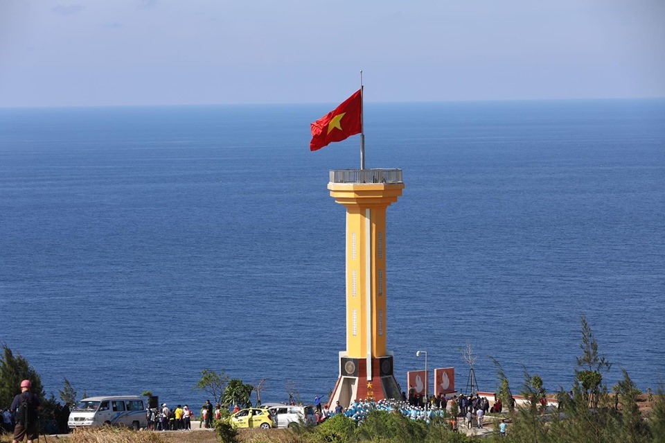 Lễ thượng cờ là một trong những nội dung quan trọng và ý nghĩa nằm trong khuôn khổ Giải vô địch quốc gia Marathon và cự ly dài báo Tiền Phong lần thứ 61 sẽ được khai mai vào cuối tuần này tại đảo Lý Sơn.