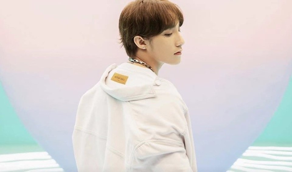 Nam ca sĩ mong muốn truyền năng lượng tích cực đến cho mọi người. Ảnh: NSCC Nam ca sĩ mong muốn truyền năng lượng tích cực đến cho mọi người. Ảnh: NSCC