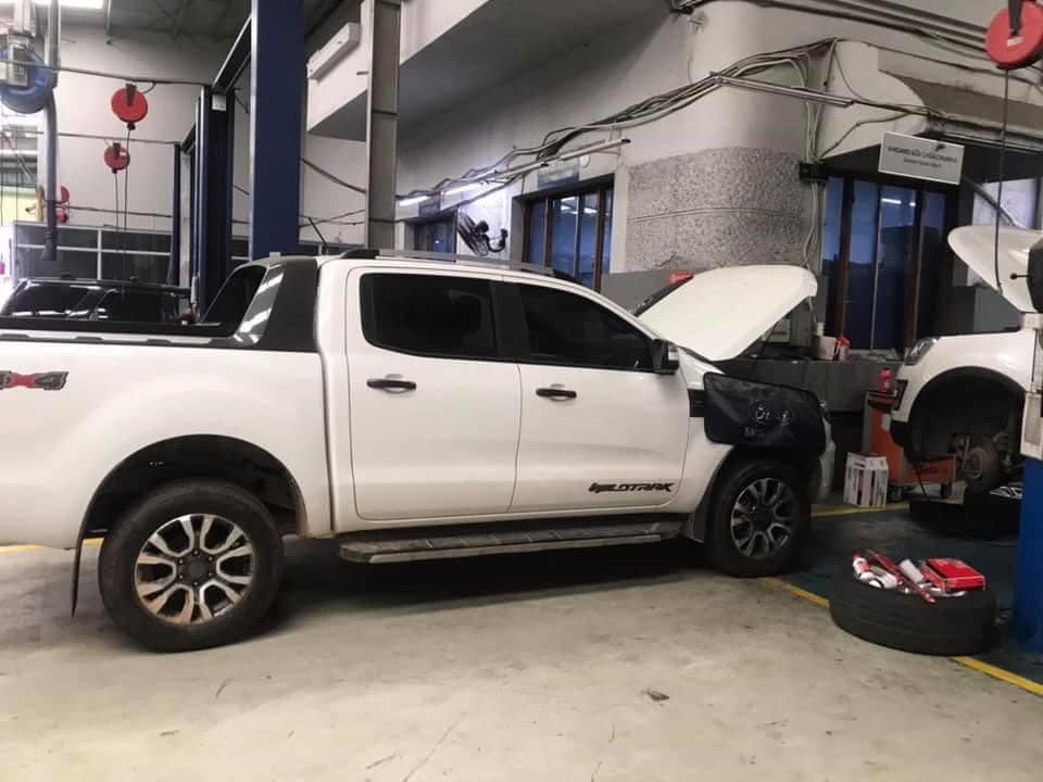Xe của bà Thuỷ bị lỗi bánh ră