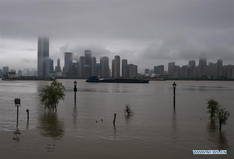 Mưa lớn gây ngập ở Vũ Hán. Ảnh: Tân Hoa Xã, China Daily
