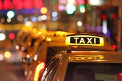 Vì sao xe ô tô kinh doanh phải chuyển sang biển số màu vàng?
