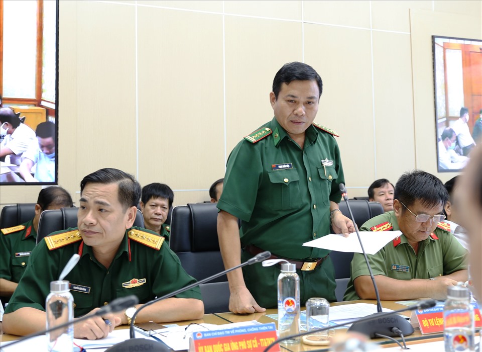 Đại tá Phạm Xuân Diệu – Phó tham mưu trưởng Bộ Tư lệnh Bộ đội Biên phòng thông tin về công tác ứng phó. Ảnh: Ngọc Hà