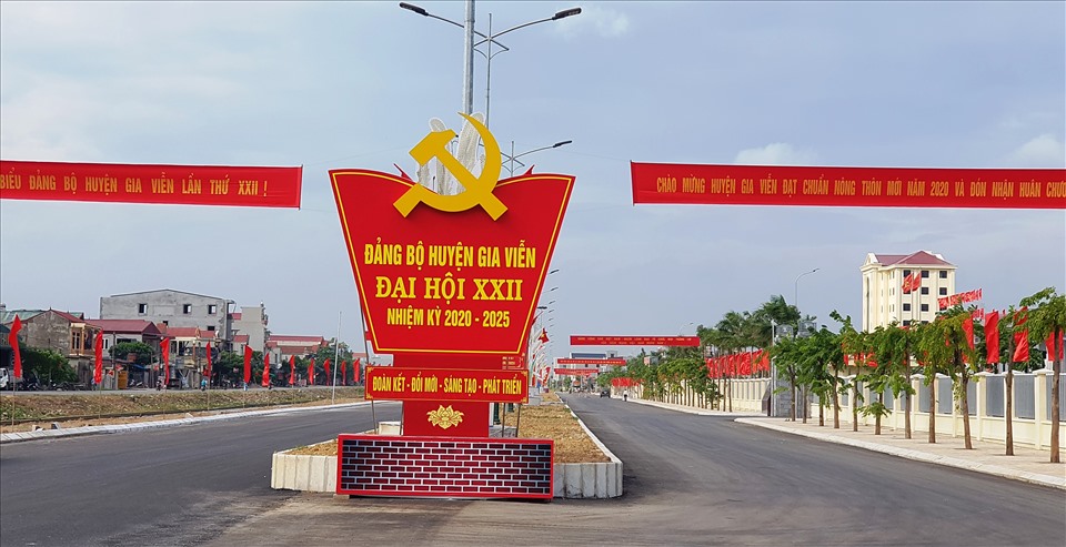 Diện mạo nông thôn ở Gia Viễn đã thay đổi vượt bậc sau gần 10 năm thực hiện Chương trình mục tiêu quốc gia về xây dựng NTM. Ảnh: NT