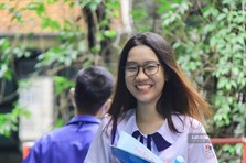 Thí sinh rạng rỡ, tự tin gặt điểm cao với đề thi tổ hợp