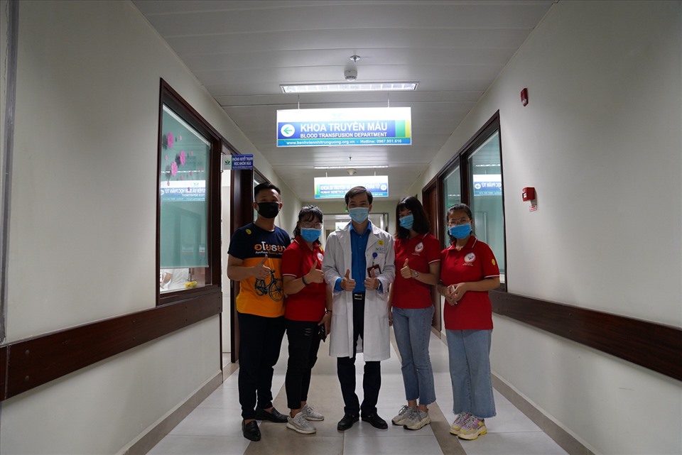 Nhiều chương trình hiến máu tình nguyện bị trì hoãn, lượng máu phục vụ công tác cấp cứu điều trị người bệnh ngày càng khan hiếm.