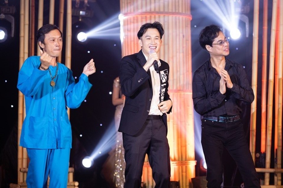 NSƯT Hoài Linh bất ngờ nhảy hip hop trong đêm nhạc ủng hộ ...