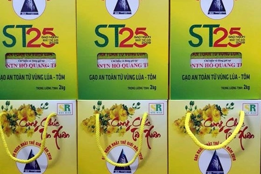Gạo ngon nhất thế giới ST25 được đóng gói như thế này rất được mọi người ưa chuộn (ảnh Nhật Hồ)