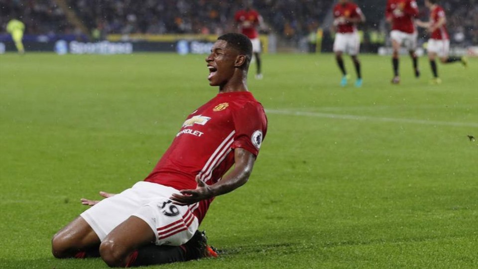 Marcus Rashford (Man United - 80 triệu euro): Tiền đạo 22 tuổi là 1 trong những chân sút hay nhất Châu Âu hiện nay. Mùa này, anh ghi 22 bàn cho Man United trên mọi đấu trường. Tại Ngoại hạng Anh, Rashford có 17 bàn và 8 pha kiến tạo, góp công lớn giúp đội đứng hạng 3, giành vé dự Champions League mùa sau. Ảnh: Marca.