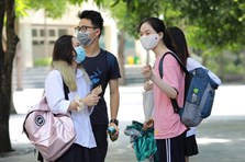 Loạt khoảnh khắc ấn tượng trong kỳ thi tốt nghiệp THPT 2020