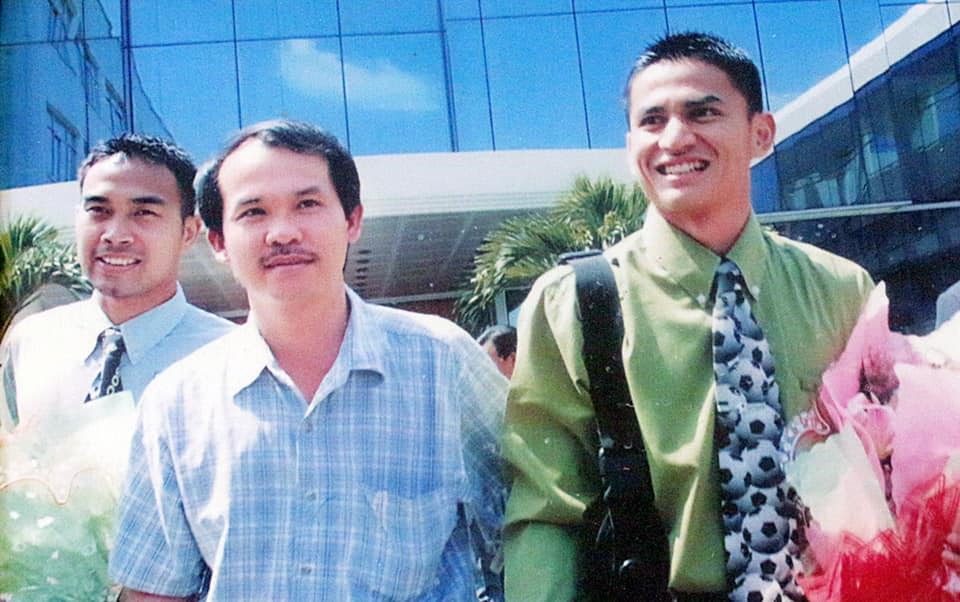Bầu Đức và Kiatisak. Ảnh: Bạch Dương