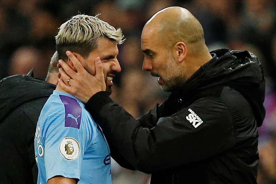 HLV Pep Guardiola vẫn hy vọng Aguero kịp trở lại. Ảnh: Reuters