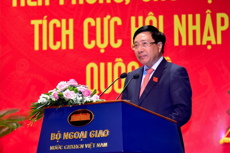Đồng chí Phạm Bình Minh - Ủy viên Bộ Chính trị, Phó Thủ trướng Chính phủ, Bí thư Ban cán sự Đảng, Bộ trưởng Bộ Ngoại giao phát biểu tại phiên chính thức của Đại hội ngày 11.8. Ảnh: Bộ Ngoại giao.