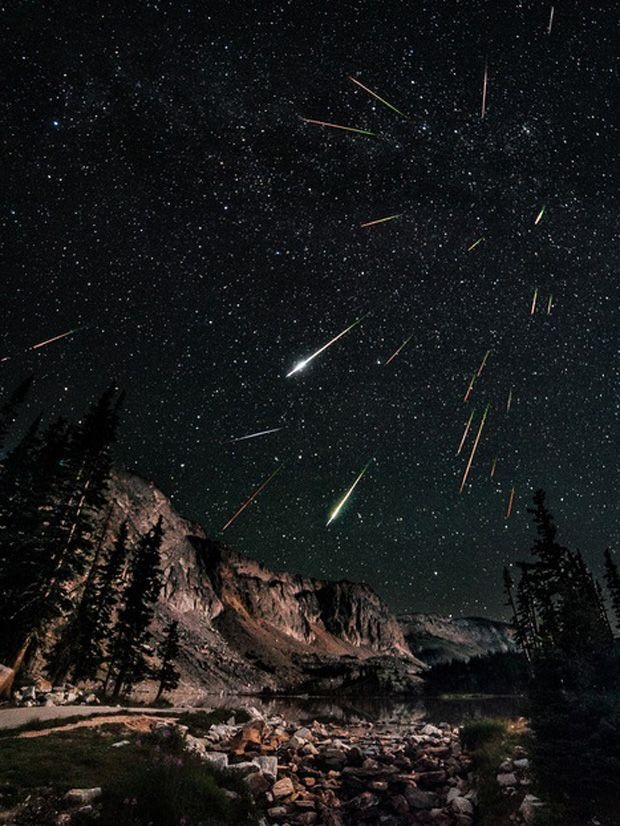Người quan sát David Kingham đã chụp bức ảnh mưa sao băng Perseid này từ Snowy Range ở Wyoming vào ngày 12 tháng 8 năm 2012. Ảnh: David Kingham.