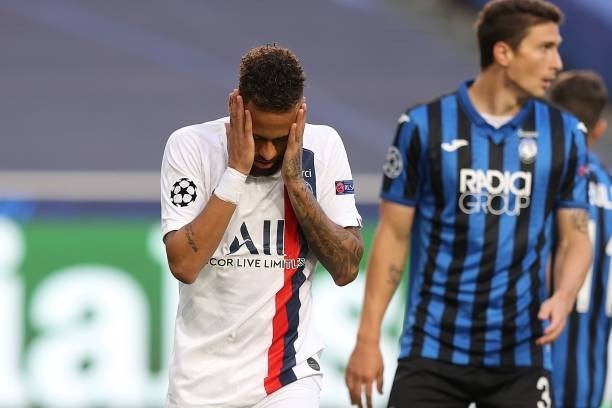 Neymar liên tục bỏ lỡ cơ hội. Ảnh: Getty