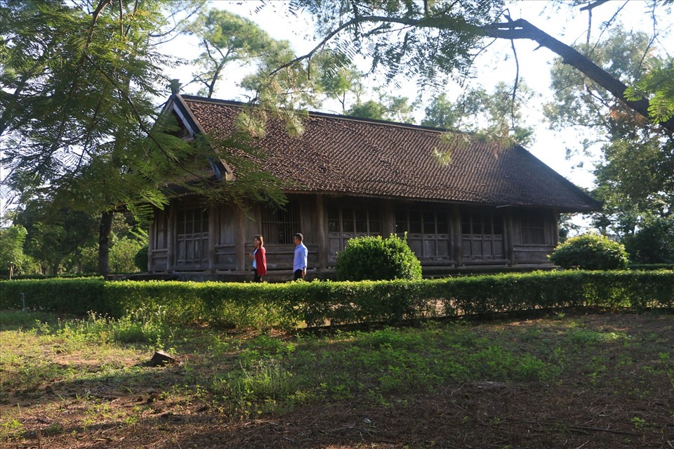 Đình Chợ Trổ khi chưa hạ giải. Ảnh: TT.