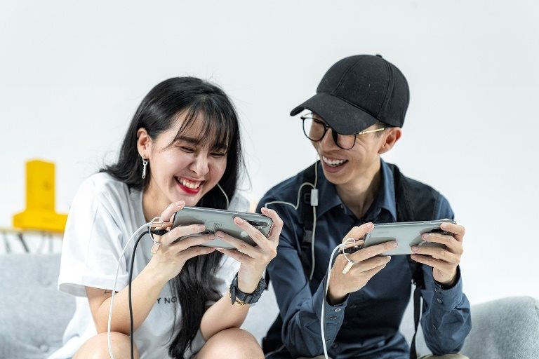 Ngân Sát Thủ và ViruSs ngày còn bên nhau. Ảnh: NV