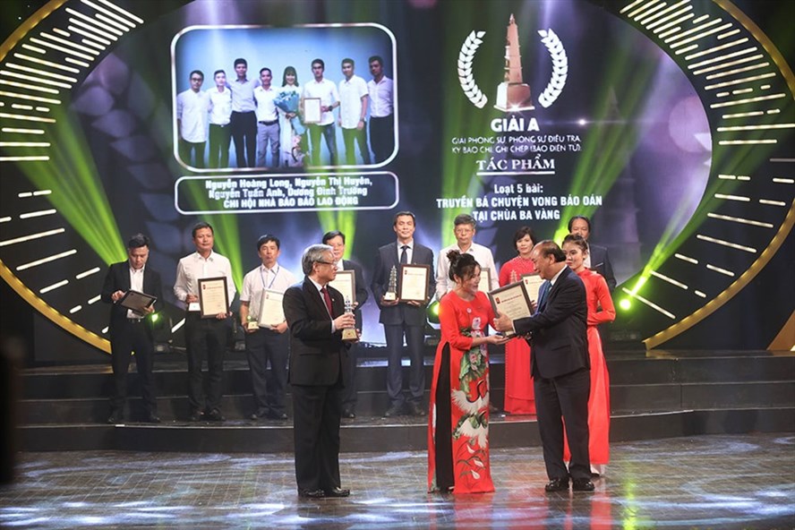 Báo Lao Động nhận giải A Giải Báo chí quốc gia lần thứ XIV-2019. Ảnh: Hải Nguyễn