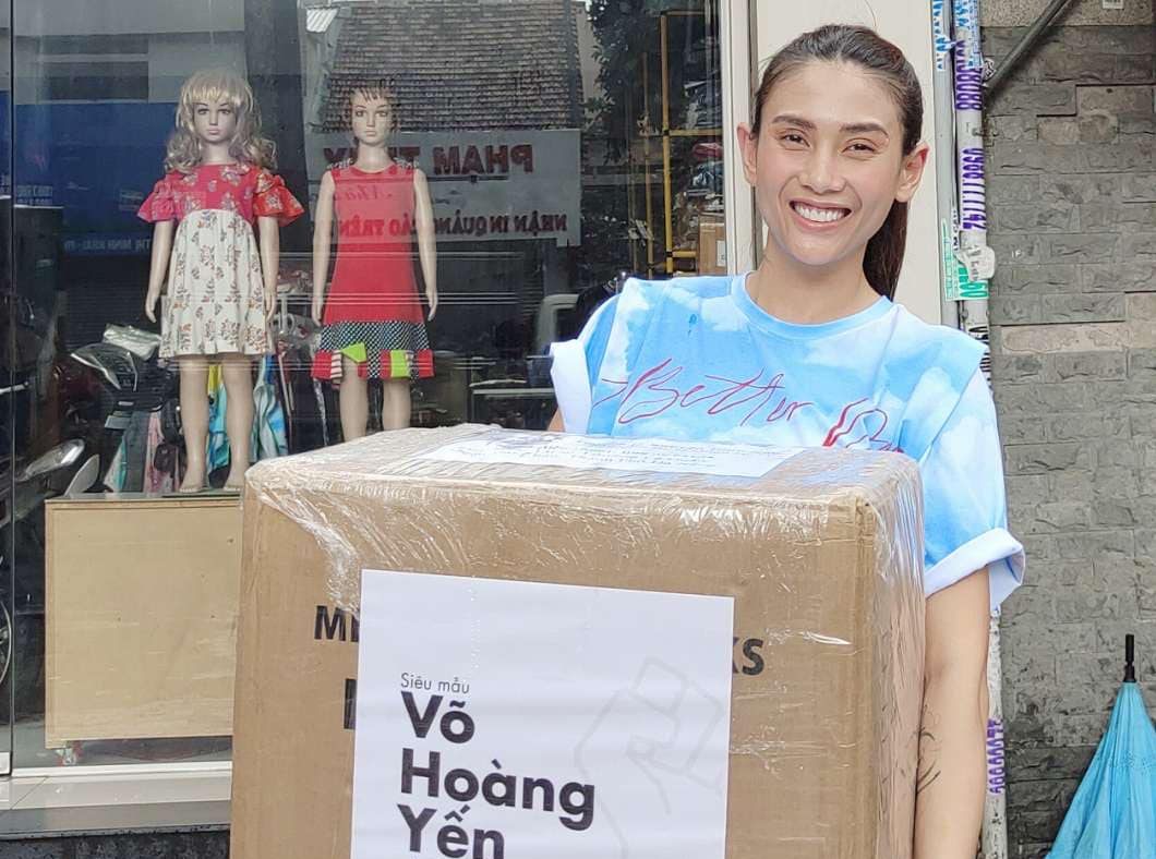 Võ Hoàng Yến ủng hộ hơn 10.000 khẩu trang cho Đà Nẵng phòng chống dịch. Ảnh: NV