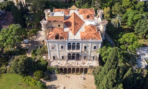 Cung điện và bảo tàng Sursock của Beirut hư hại nặng nề trong vụ nổ ở Lebanon. Ảnh: AP.