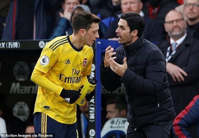 Ozil không ưa Arteta. Ảnh: Getty.