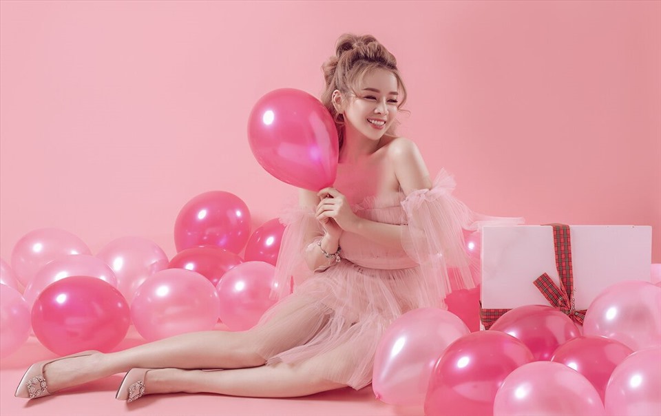 Vẻ đẹp ngọt ngào của DJ Mie. Ảnh: NSCC