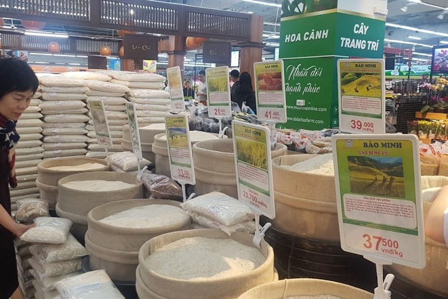 Giá gạo Việt Nam đang dẫn đầu trong nhóm nước xuất gạo, vượt qua các "ông lớn" Thái Lan, Myanmar, Pakistan. Ảnh: Vũ Long