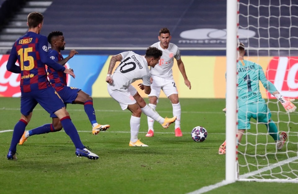 Barcelona khép lại một mùa giải trắng tay. Ảnh: Getty