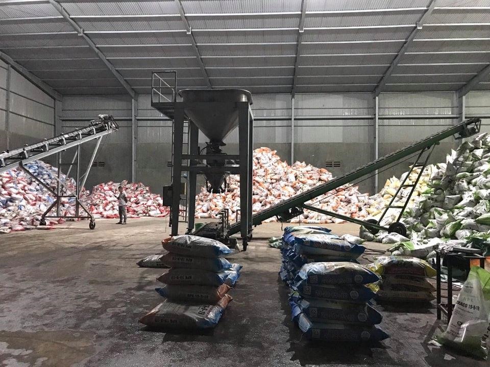 Trong thời gian tới, lực lượng Quản lý thị trường tỉnh Đắk Lắk sẽ tăng cường kiểm tra, kiểm soát chặt chẽ thị trường kinh doanh phân bón ở địa phương. Ảnh T.X