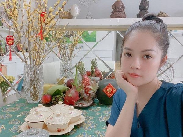 Nữ diễn viên bài trí ấm cúng. Ảnh: NSCC