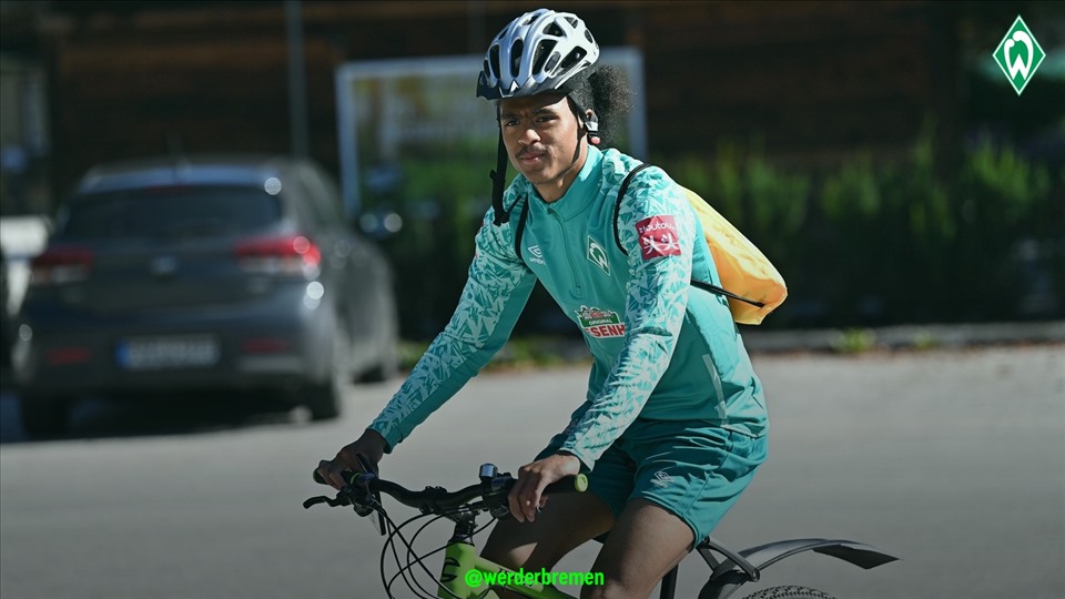 Tahith Chong tham gia tập luyện cùng Werder Bremen. Ảnh: W. Bremen