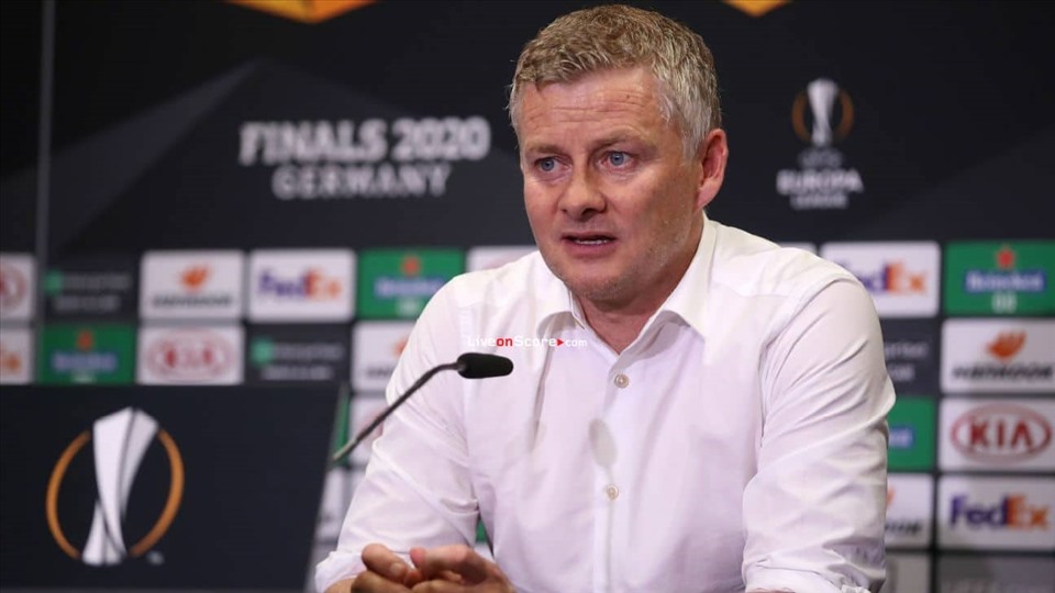 HLV Solskjaer phản ứng quá chậm với diễn biến trận đấu. Ảnh: Getty Images