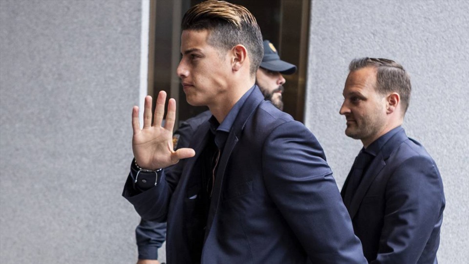 Man United có thể trở lại theo đuổi James Rodriguez. Ảnh: AS