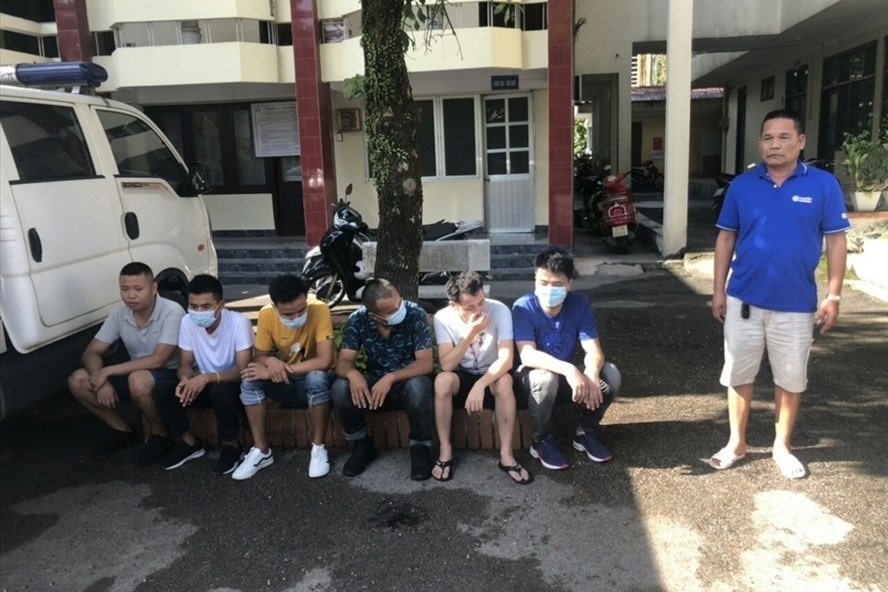 Các đối tượng Trung Quốc nhập cảnh trái phép vào Móng Cái bằng tàu bị lực lượng chức năng phát hiện và bắt giữ trước đó. Nguồn Đông Vương