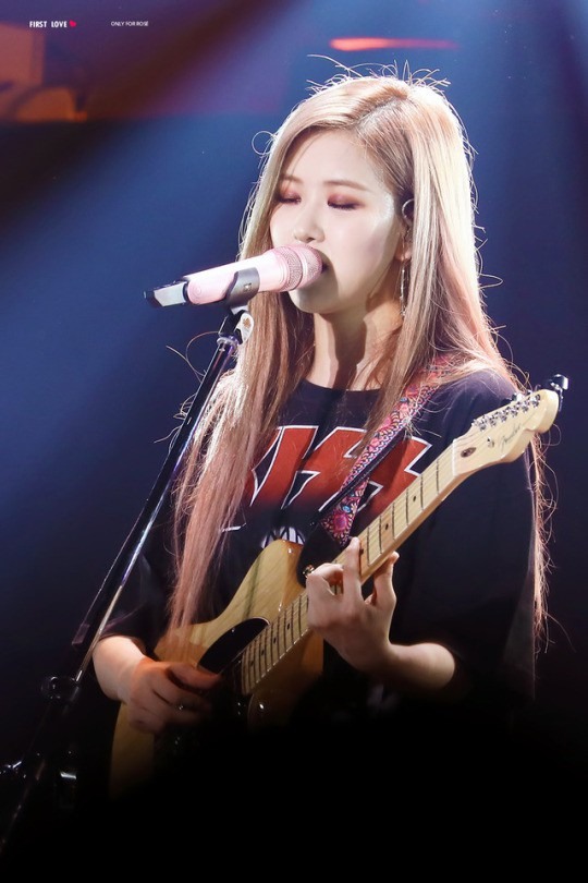 Rosé nhóm Blackpink. Ảnh: Cắt từ clip